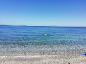 Hotels in Nees Kidonies